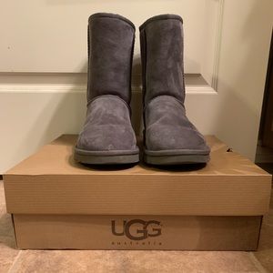 gray uggs